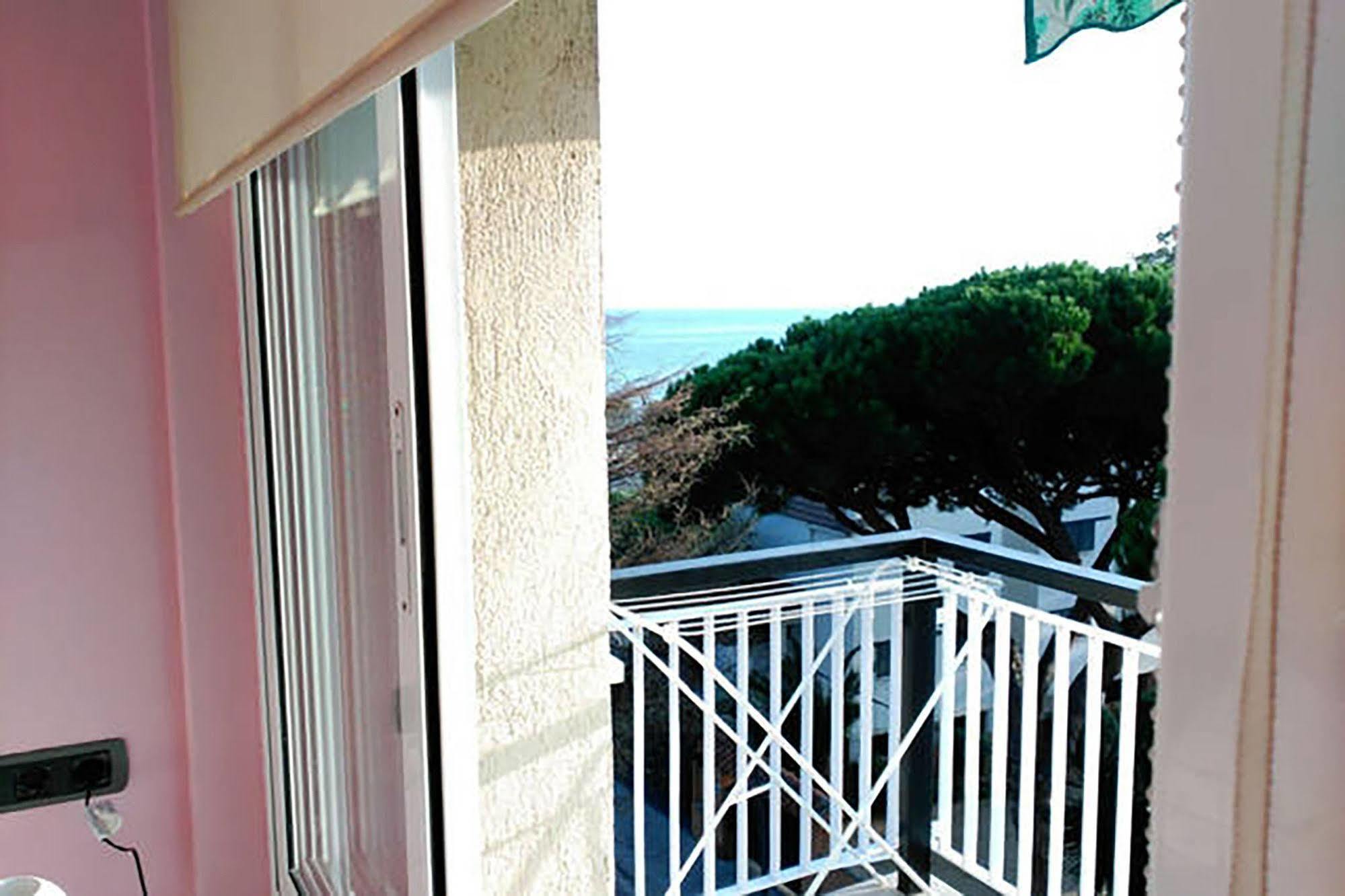 Apartment Llavaneres I サント・アンドレウ・デ・ヤバネレス エクステリア 写真